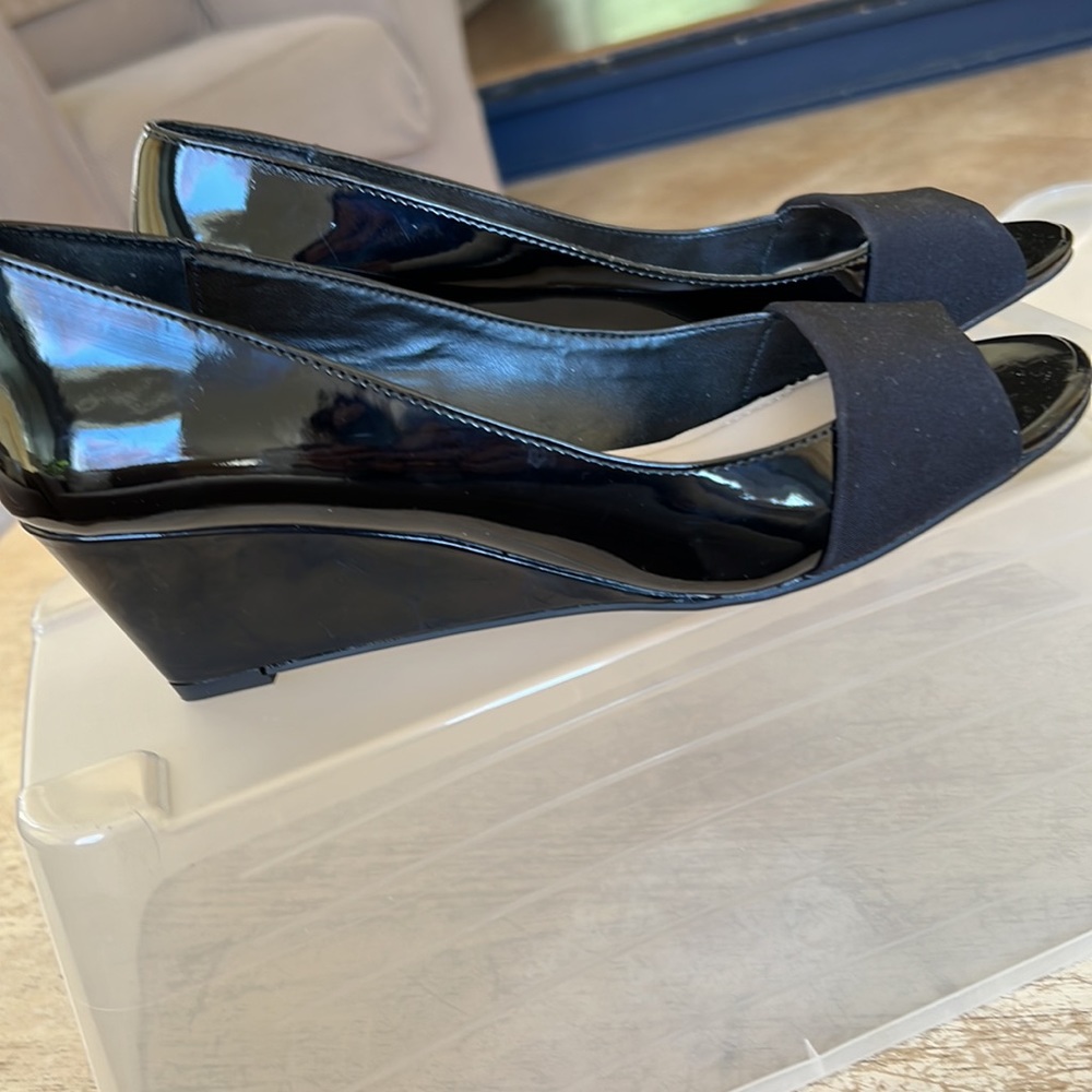 Shoes - Picture 2 of 5